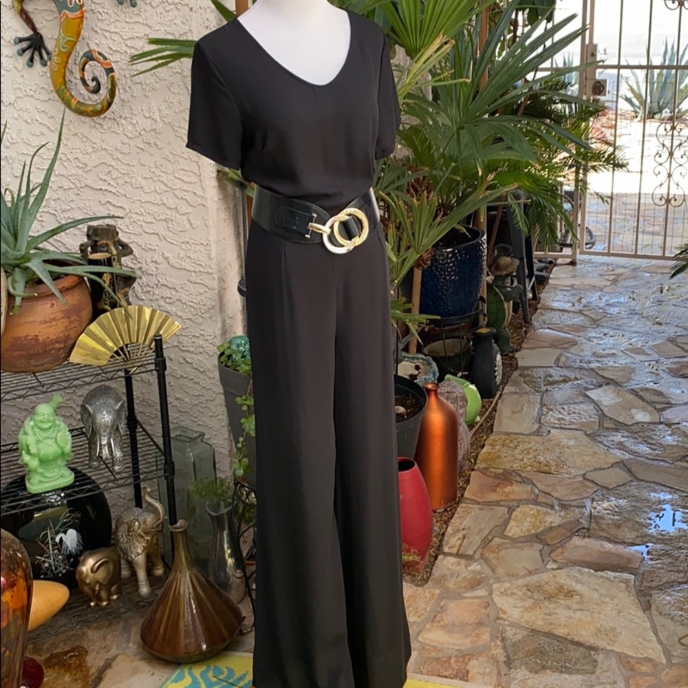 🖤🖤Very Sharp Lush Jumpsuit🖤🖤